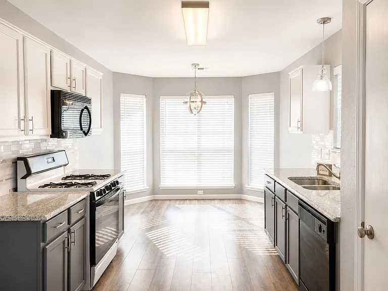 3305 Rustic Meadow Trl — Photo 2