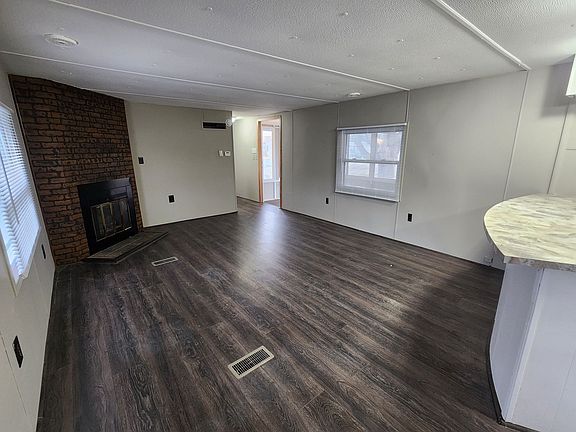 4th image of 62 Menlo Park Dr