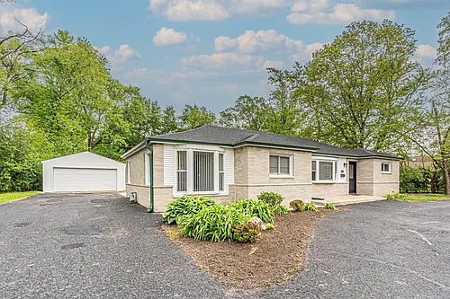 1055 N Bluebonnet Ln Photo 1
