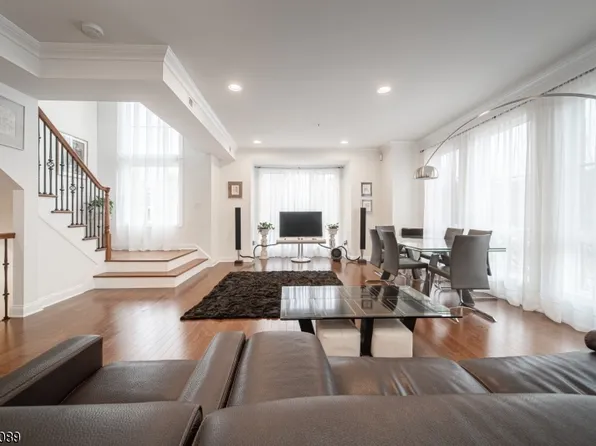11 Washington Pl #201, Cliffside Park Boro, NJ 07010