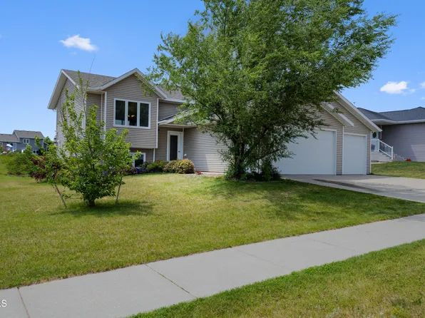 1413 Shires Dr SE, Mandan, ND 58554