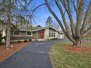 3745 Pilgrim Rd, Brookfield, WI 53005