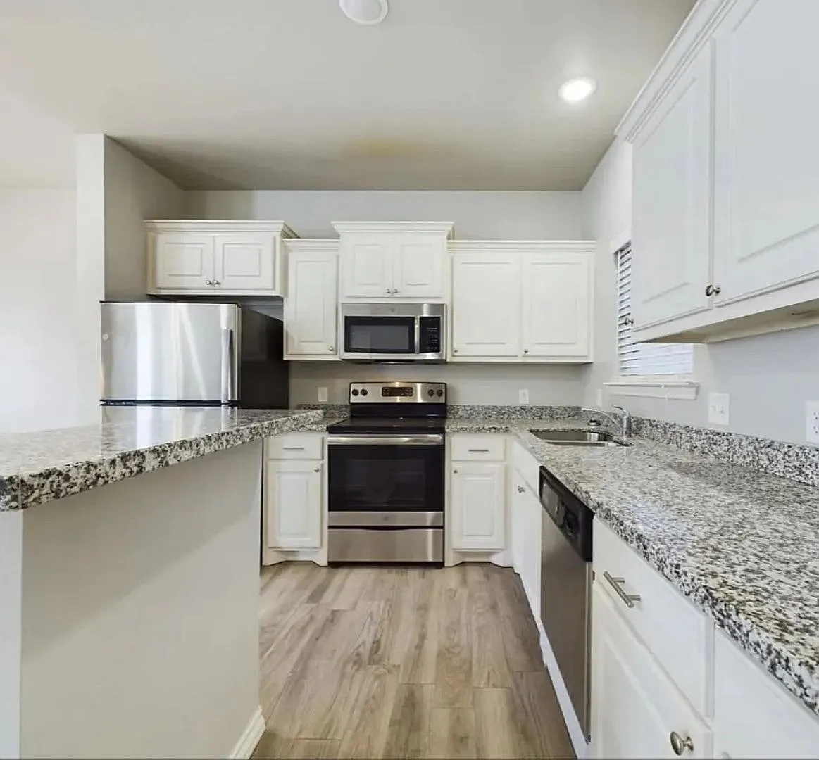 West End Townhome | 3 Bed | 3.5 Bath | 2 Car Garage — Photo 4