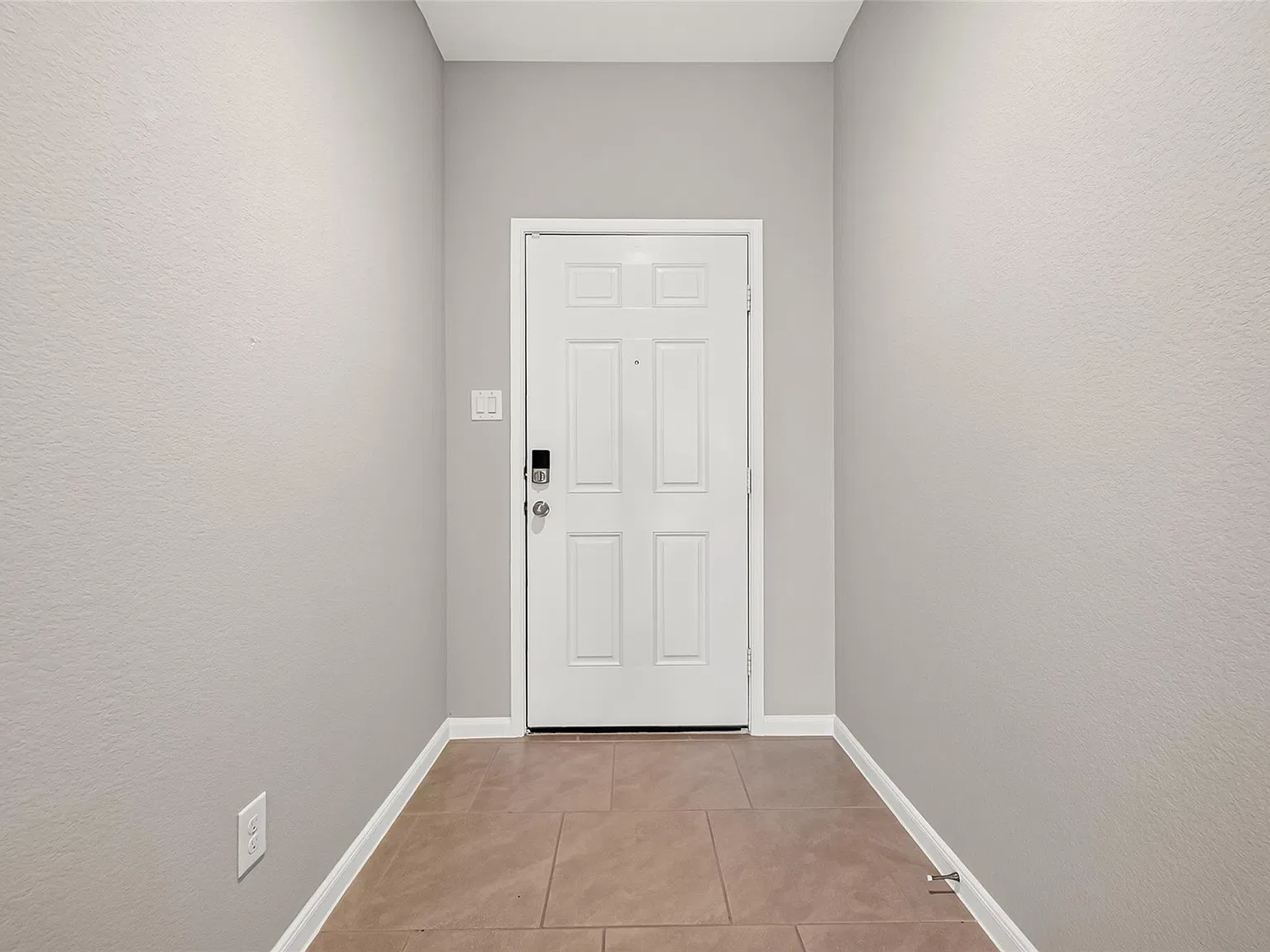 3 bed, 2.0 bath, 1339 sqft, $2,100 — Photo 3