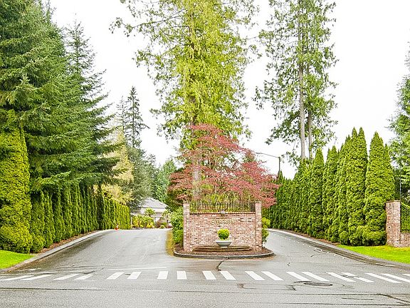 2nd image of 1724 148th St SE