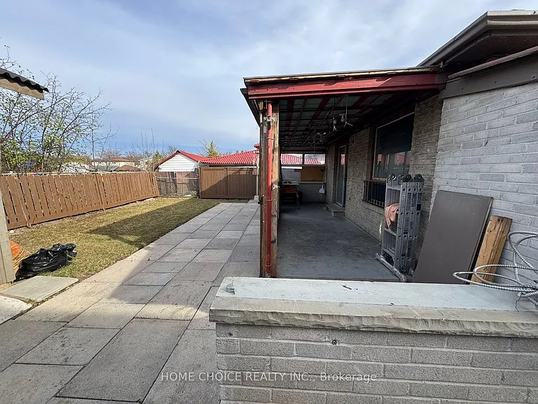 12 Sultan Pool Dr — Photo 35
