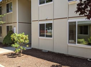 255 Gateway Blvd #B, Cottage Grove, OR 97424