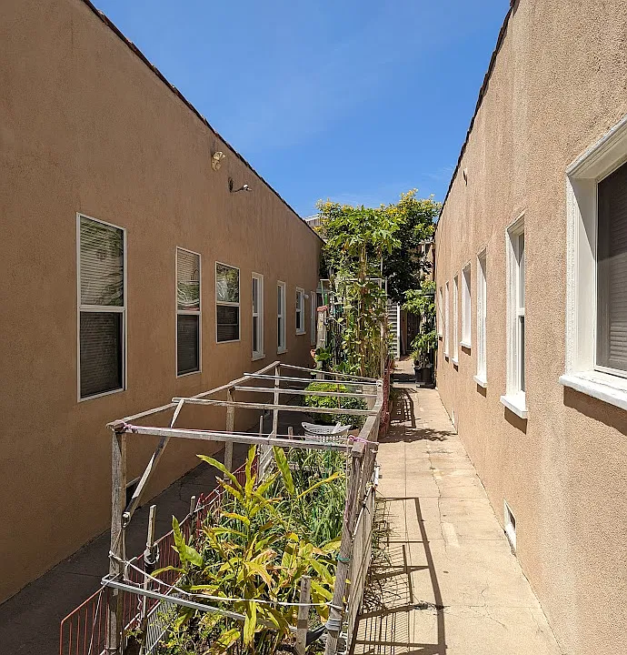 Courtyard seen from the front of the building.