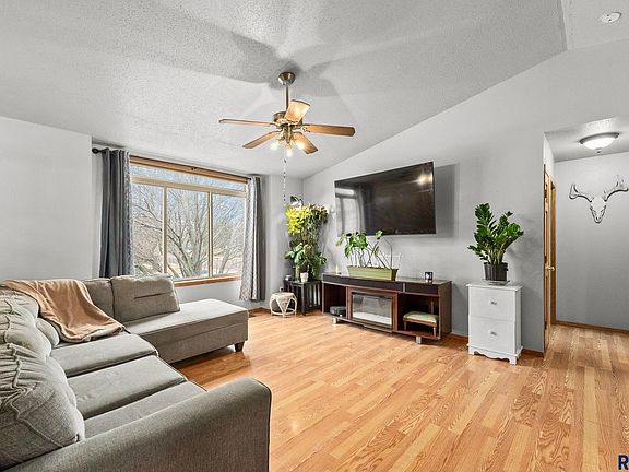 5th image of 6305 W 54th St