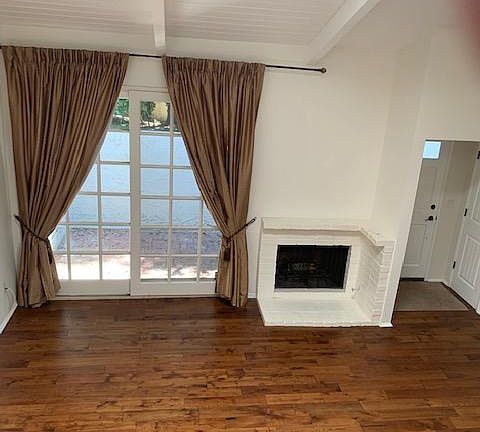 4th image of 11774 Moorpark St Unit G