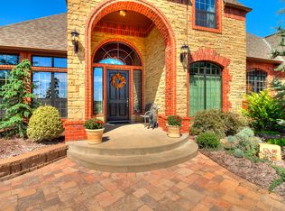 5425 Hidden Meadow Dr, Mustang, OK 73064