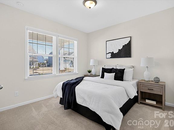 5th image of 1854 Carrollton Dr