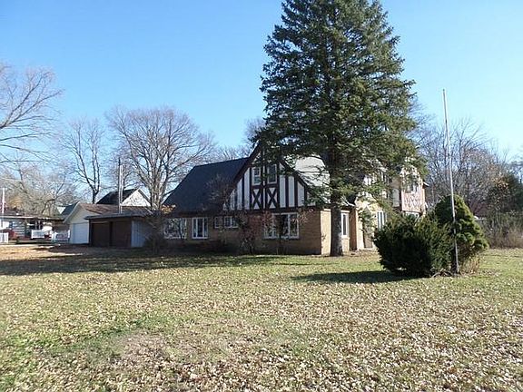 2nd image of 301 Riverside Dr