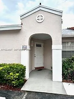 1542 Springside Dr — Photo 2