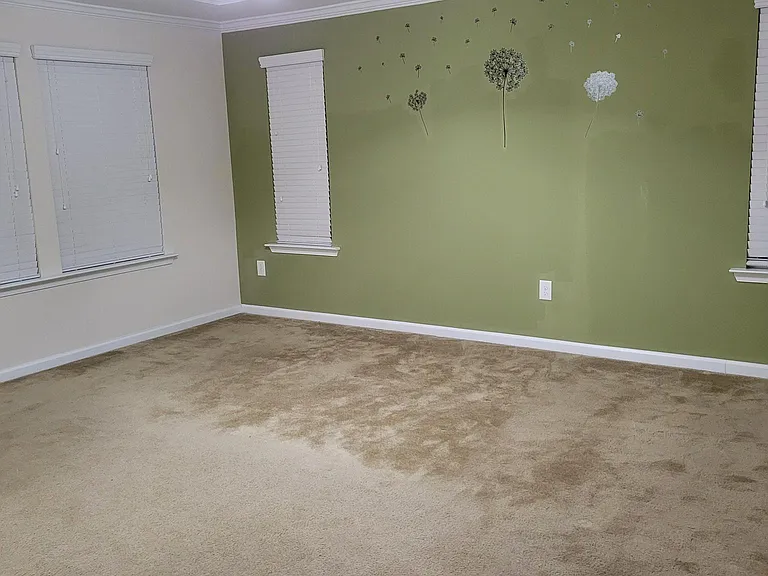 Master Bedroom (Upstairs)
(picture is outdated, recently painted with neutral color)