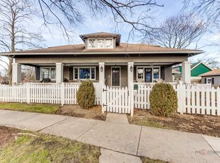 140 Summit Pl, Lake Forest, IL 60045