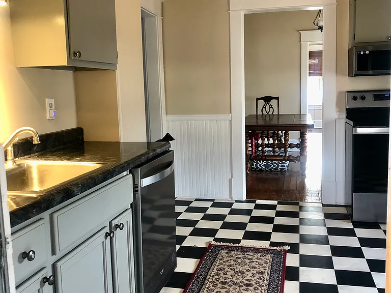 112 N Bruffey St — Photo 10