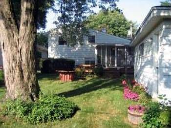 2nd image of 555 S Highland Ave
