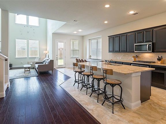 4th image of 5709 Amphora Ave