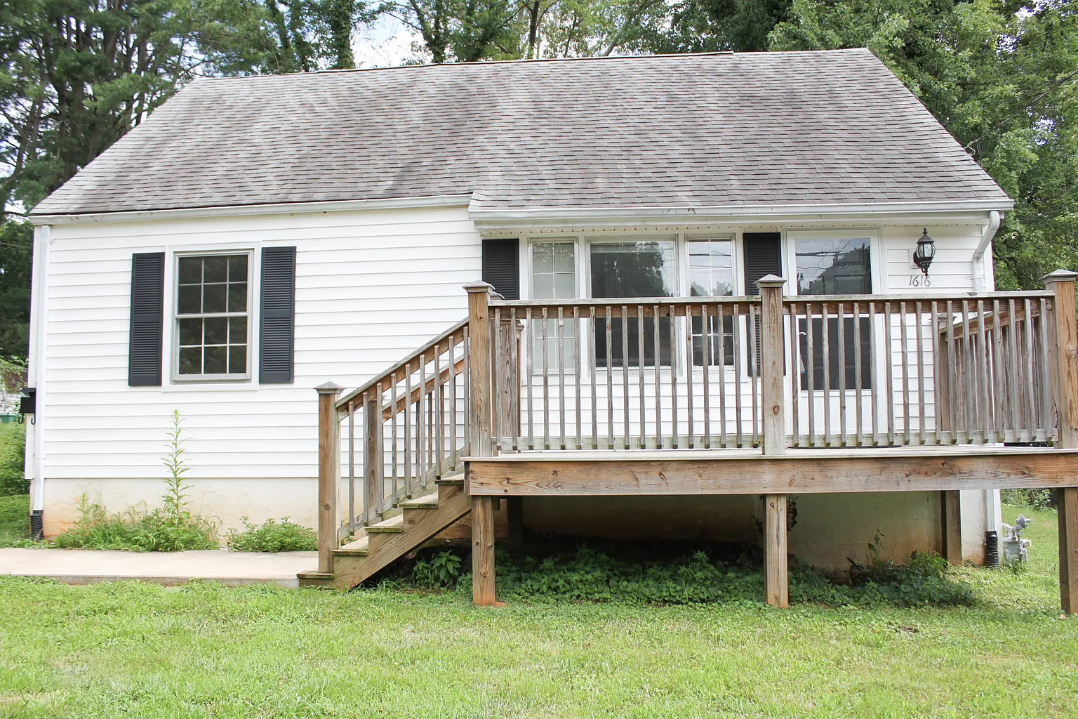 1616 Center Ave photo 1