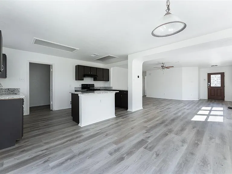 315 E Bello Dr — Photo 8