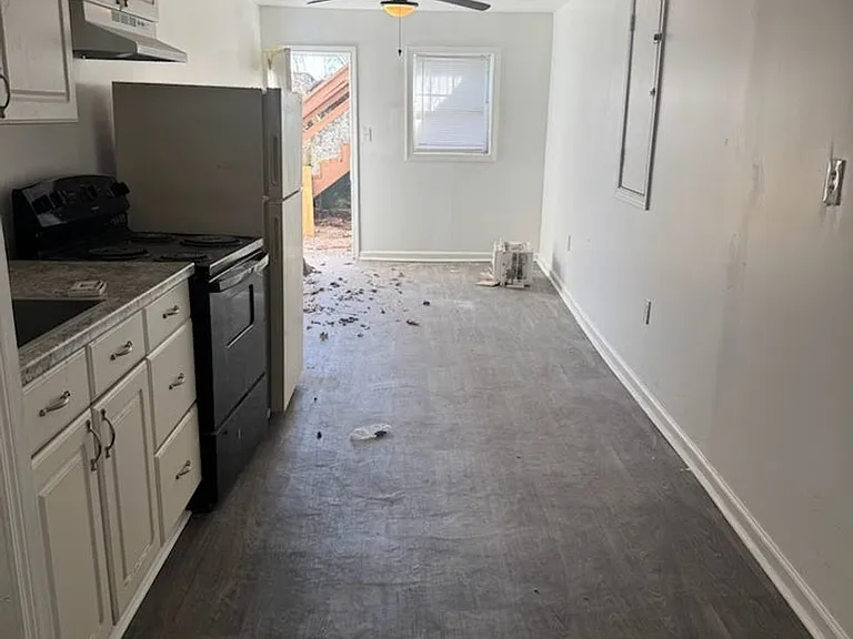 3411 Strong Ave #8 — Photo 11