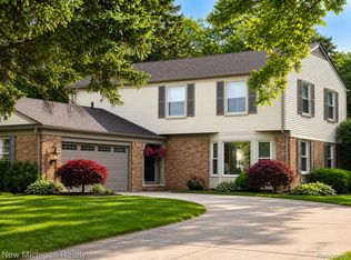 4312 S McNay Ct, West Bloomfield, MI 48323