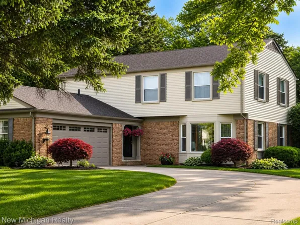 4312 S McNay Ct, West Bloomfield, MI 48323