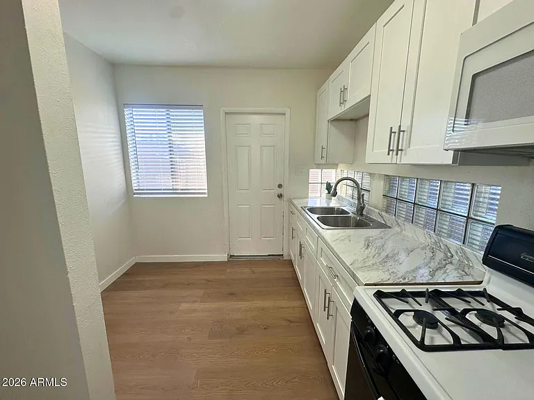 3927 N Longview Ave #2 — Photo 7