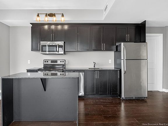 4th image of 243 Prince William St #205
