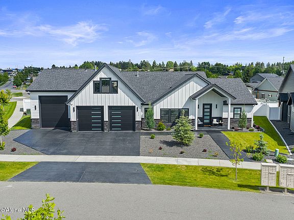 2nd image of 898 W Wayward Cir