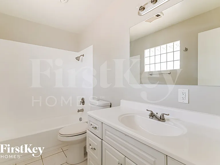 518 E Fairway Rd — Photo 11