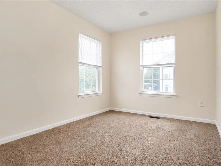 8221 Barrington Ct — Photo 11