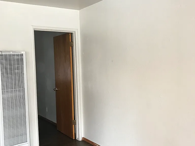 211 W 1st Ave #H — Photo 2