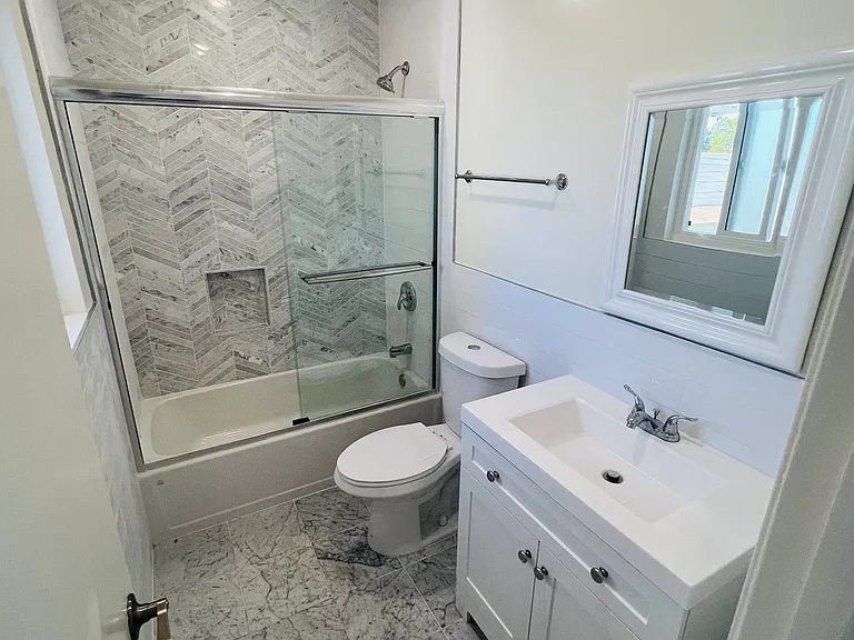 949 N Sierra Bonita Ave #11 — Photo 7