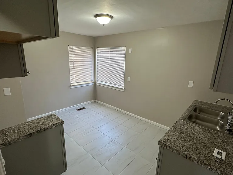1073 Center St — Photo 11