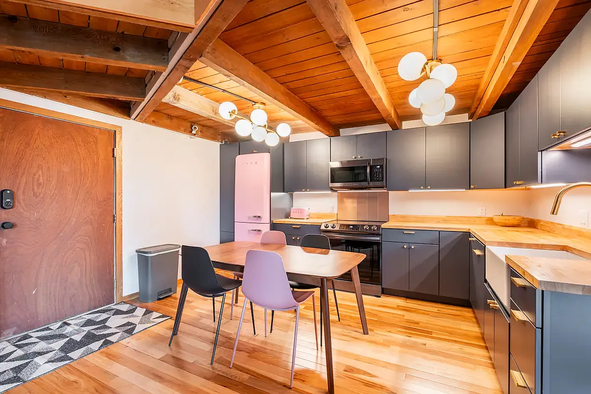 3 bed, 1000 sqft, $3,900 — Photo 4