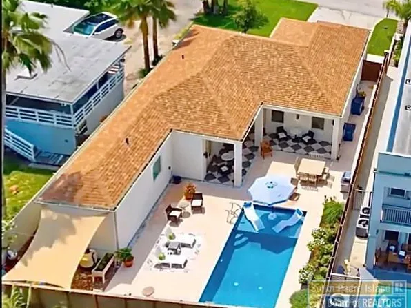 210 W Acapulco St, South Padre Island, TX 78597