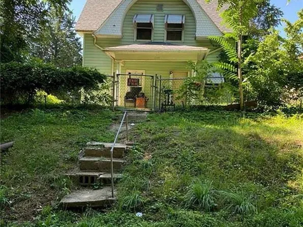 1318 Douglas St, Saint Joseph, MO 64505