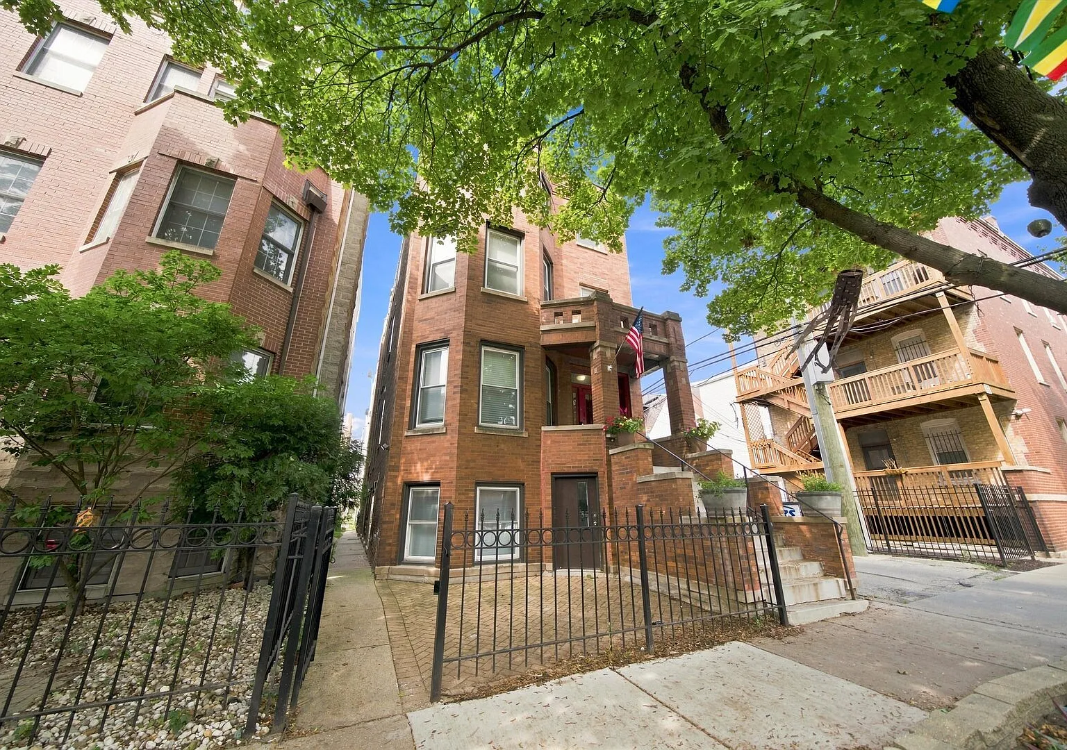 2 bed, $2,800 — Photo 2