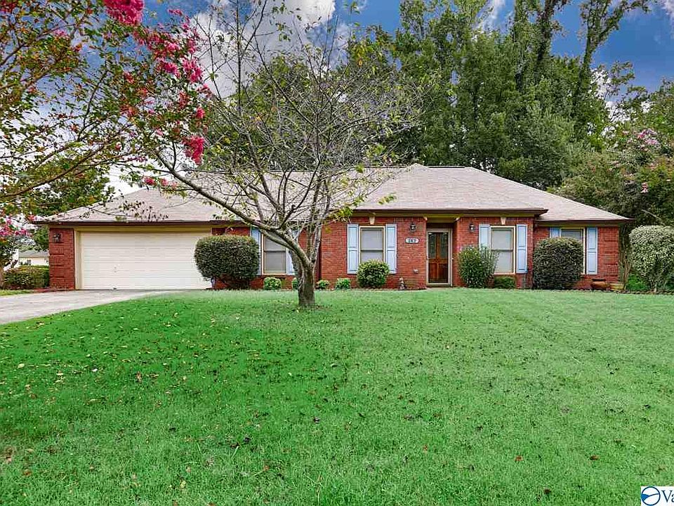 1st image of 143 Kingswood Dr