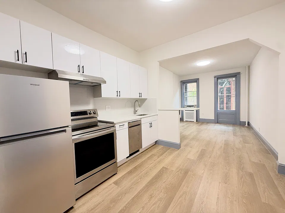 398 3rd Ave #2A