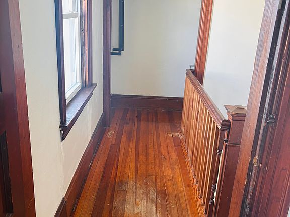 3rd image of 54 Clyde St #2