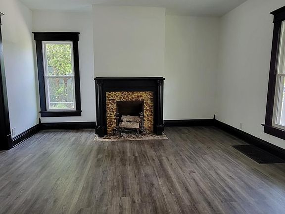 5th image of 614 Garfield St