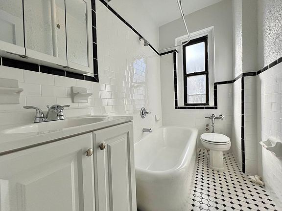4th image of 3576 Dekalb Ave APT 5J