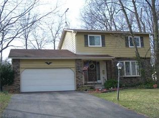 106 Hickory Hollow Ct, Amherst, OH