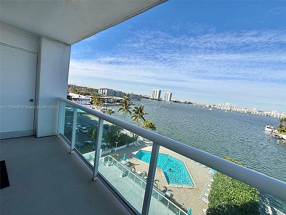 3rd image of 2841 NE 163rd St APT 601