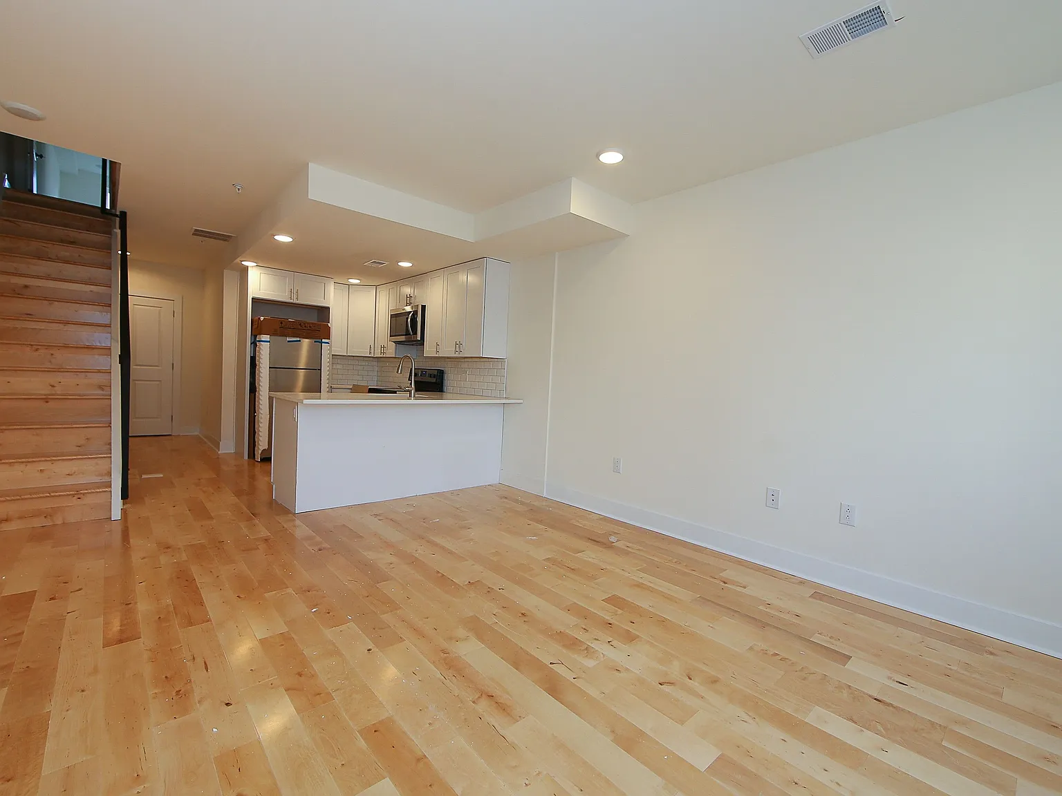 1725 Arlington St Unit B — Photo 1