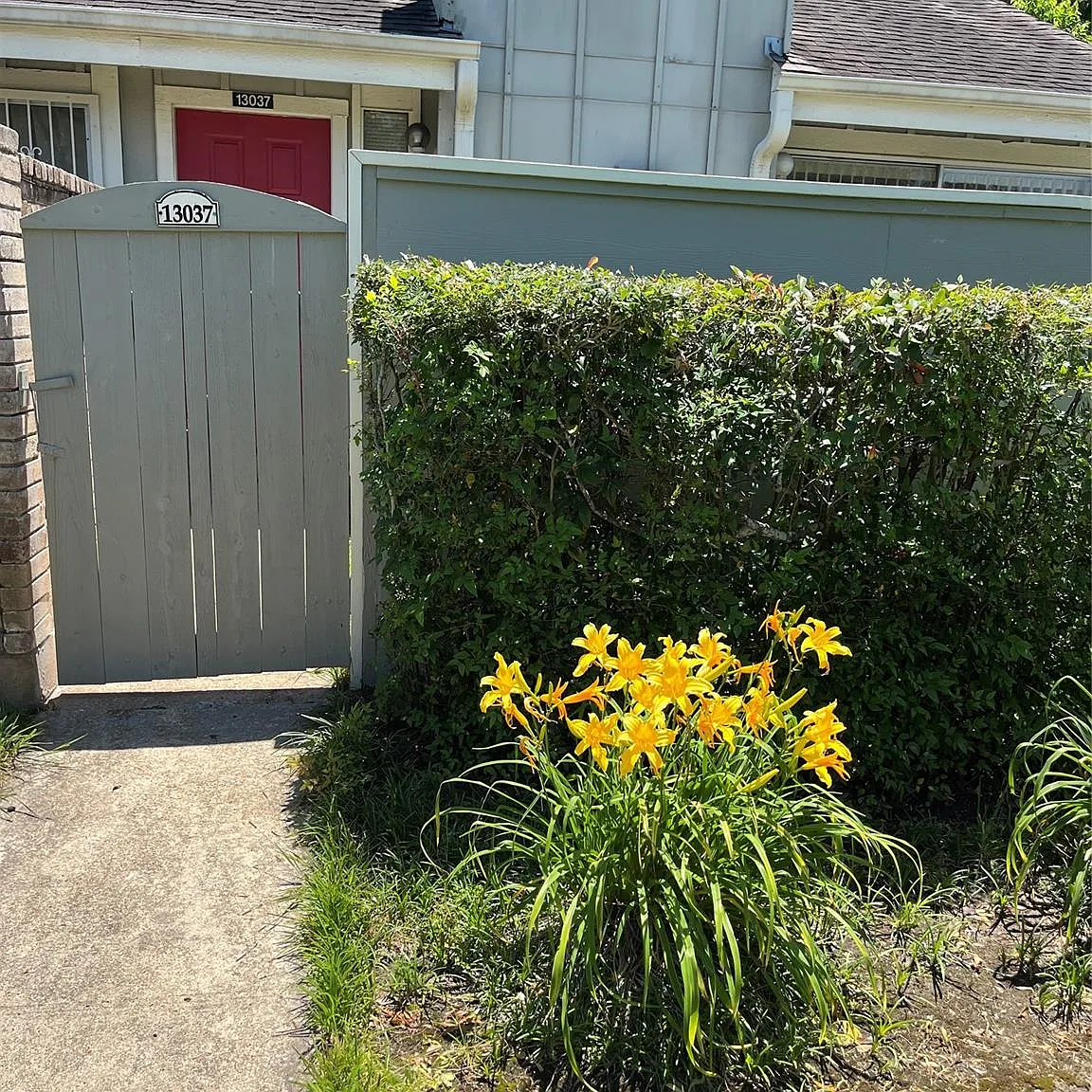 2 bed, 1.5 bath, 1122 sqft, $1,400 — Photo 1