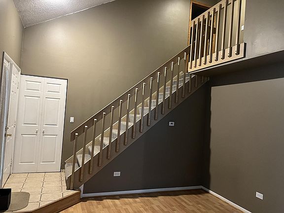 5th image of 1266 N Knollwood Dr